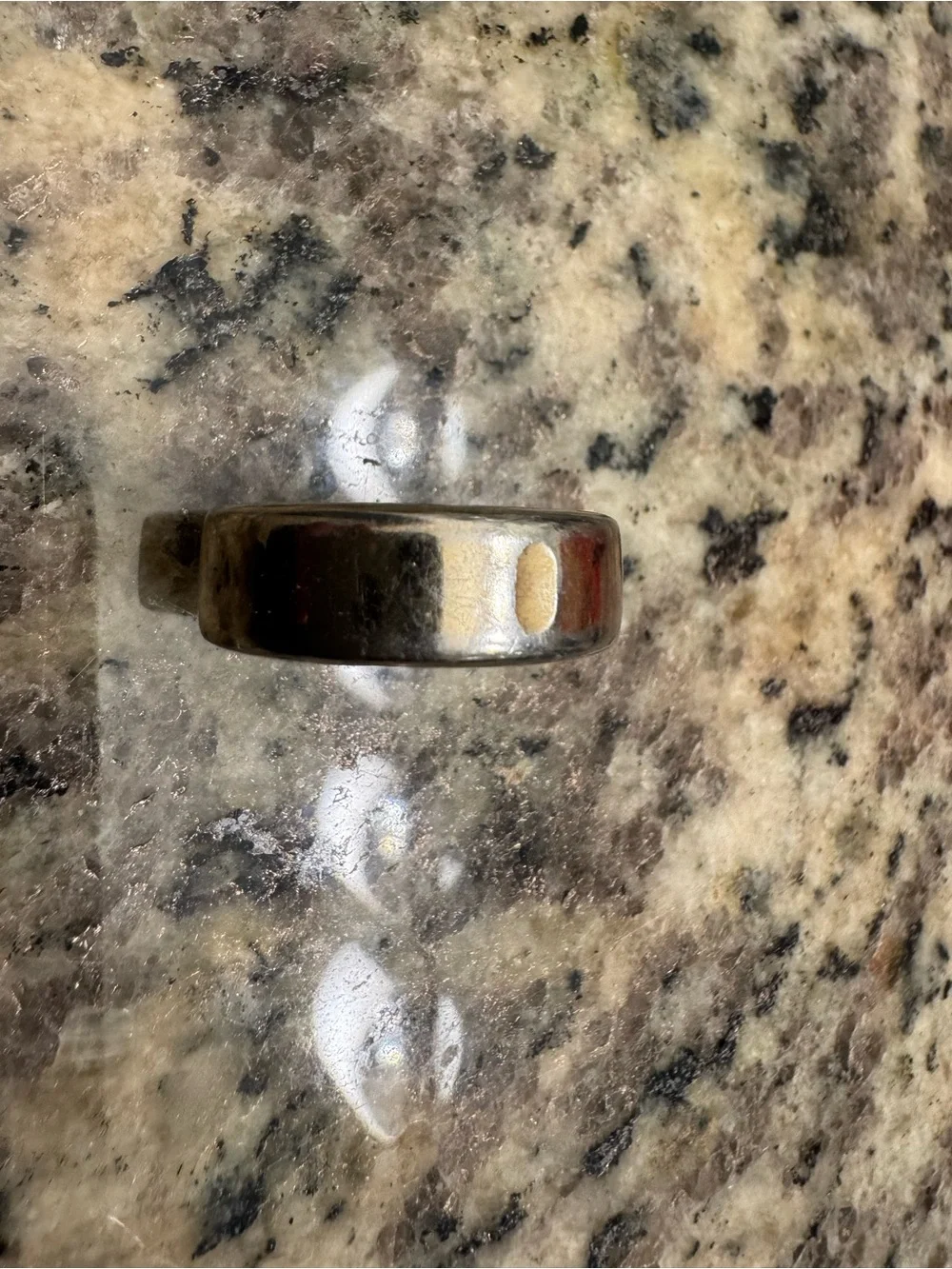 Oura Gold Ring with Charging Dock Size 9